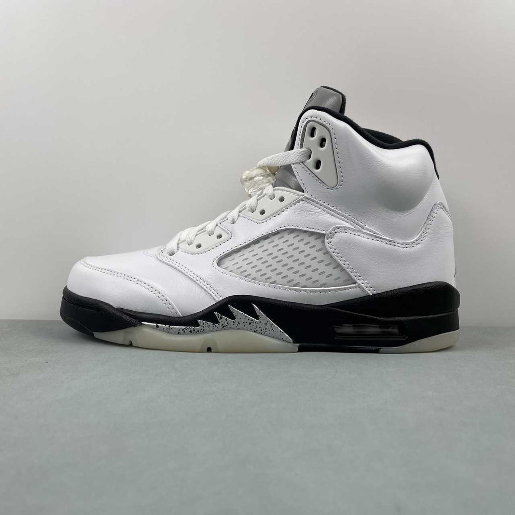Nike Air Jordan 5 Retro White & Black Reverse Metallic - VIBES MILANO