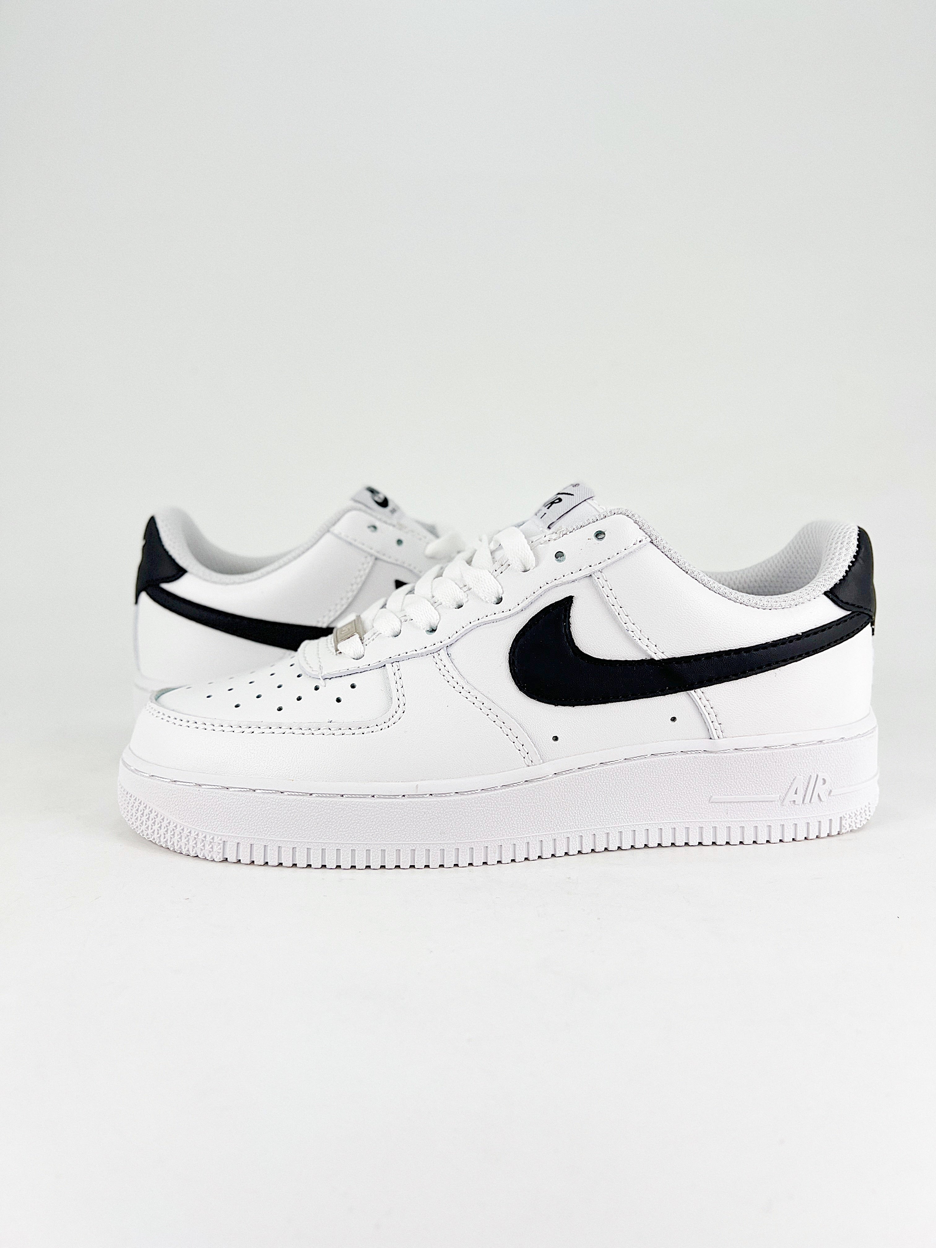 Nike Air Force 1 White Low