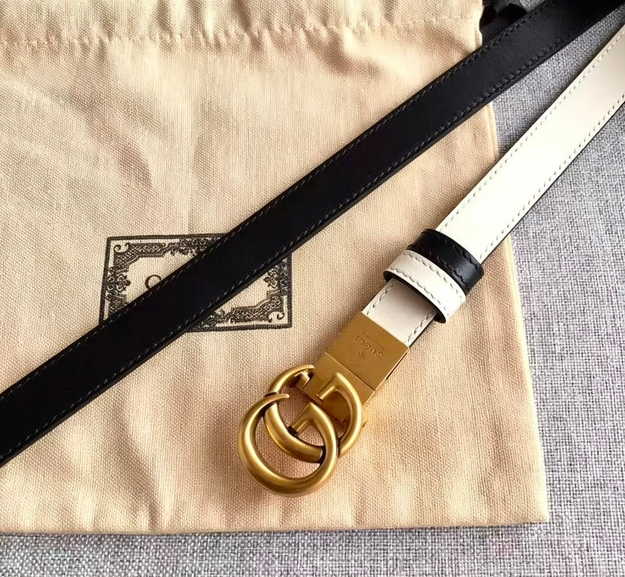 Cintura Gucci GG Marmont Reversible Bianca