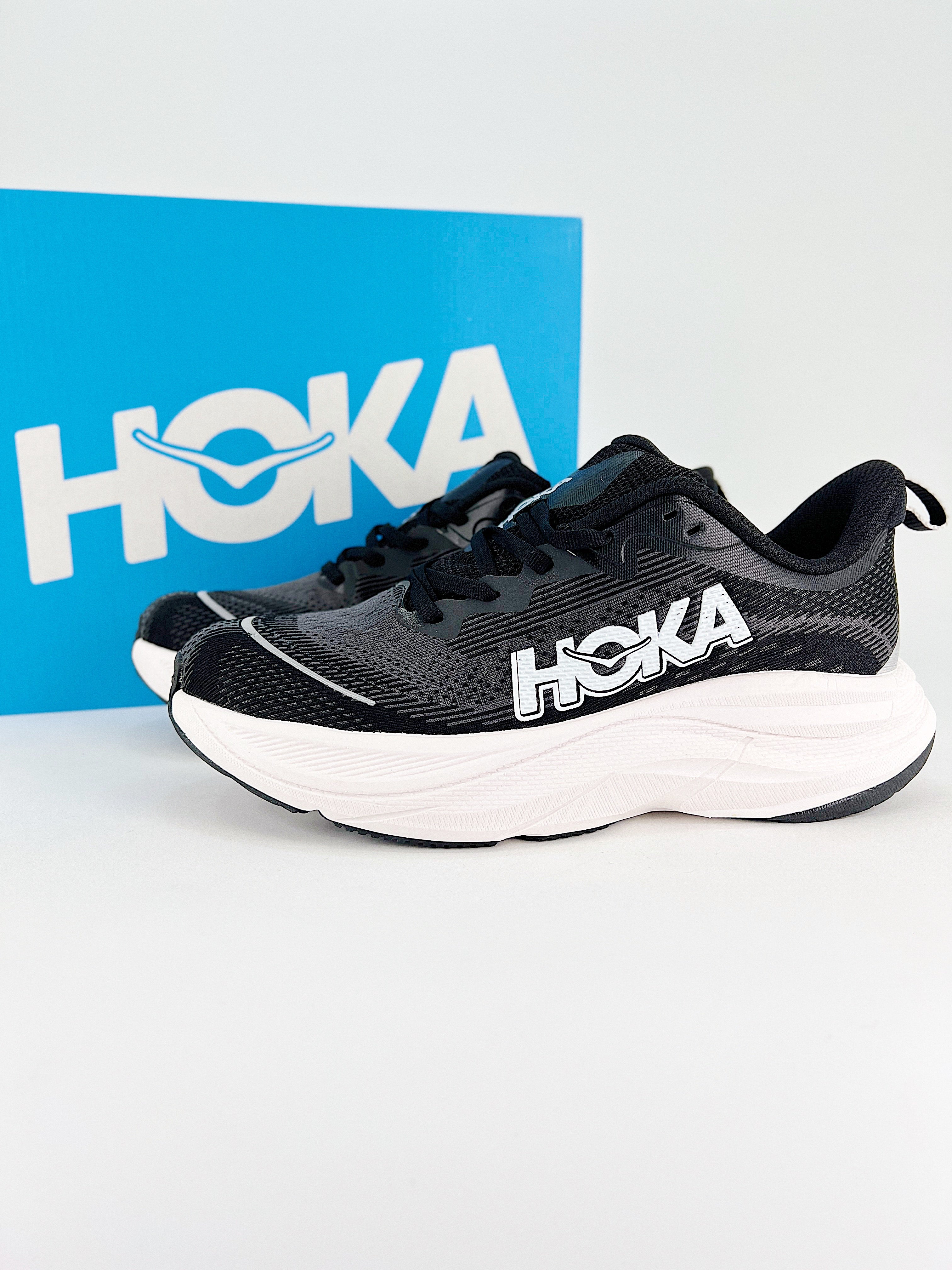 Hoka One Skyflow nero