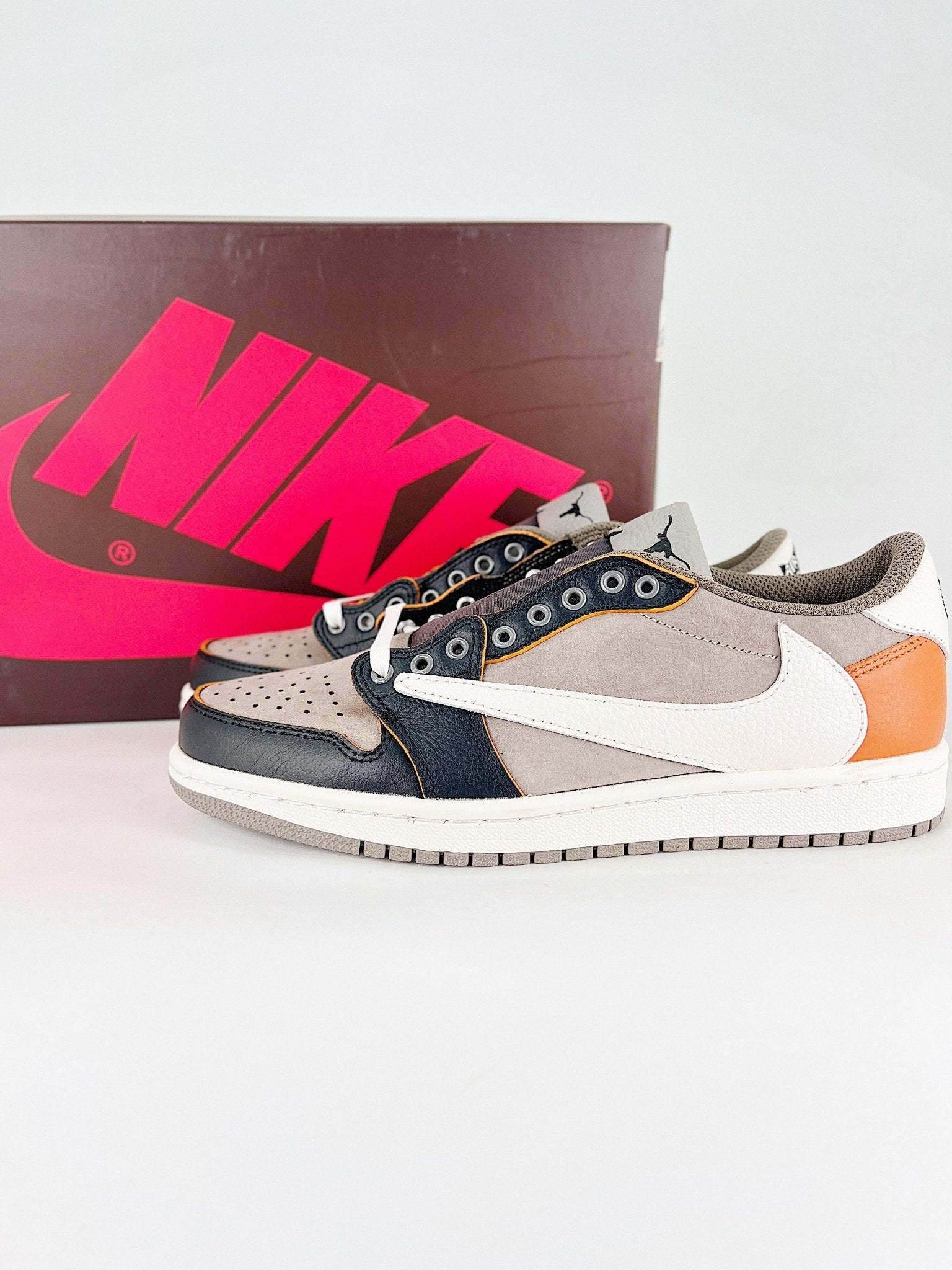 Travis Scott x Fragment x Air Jordan 1 Low OG SP Grey Light Brown - VIBES MILANO
