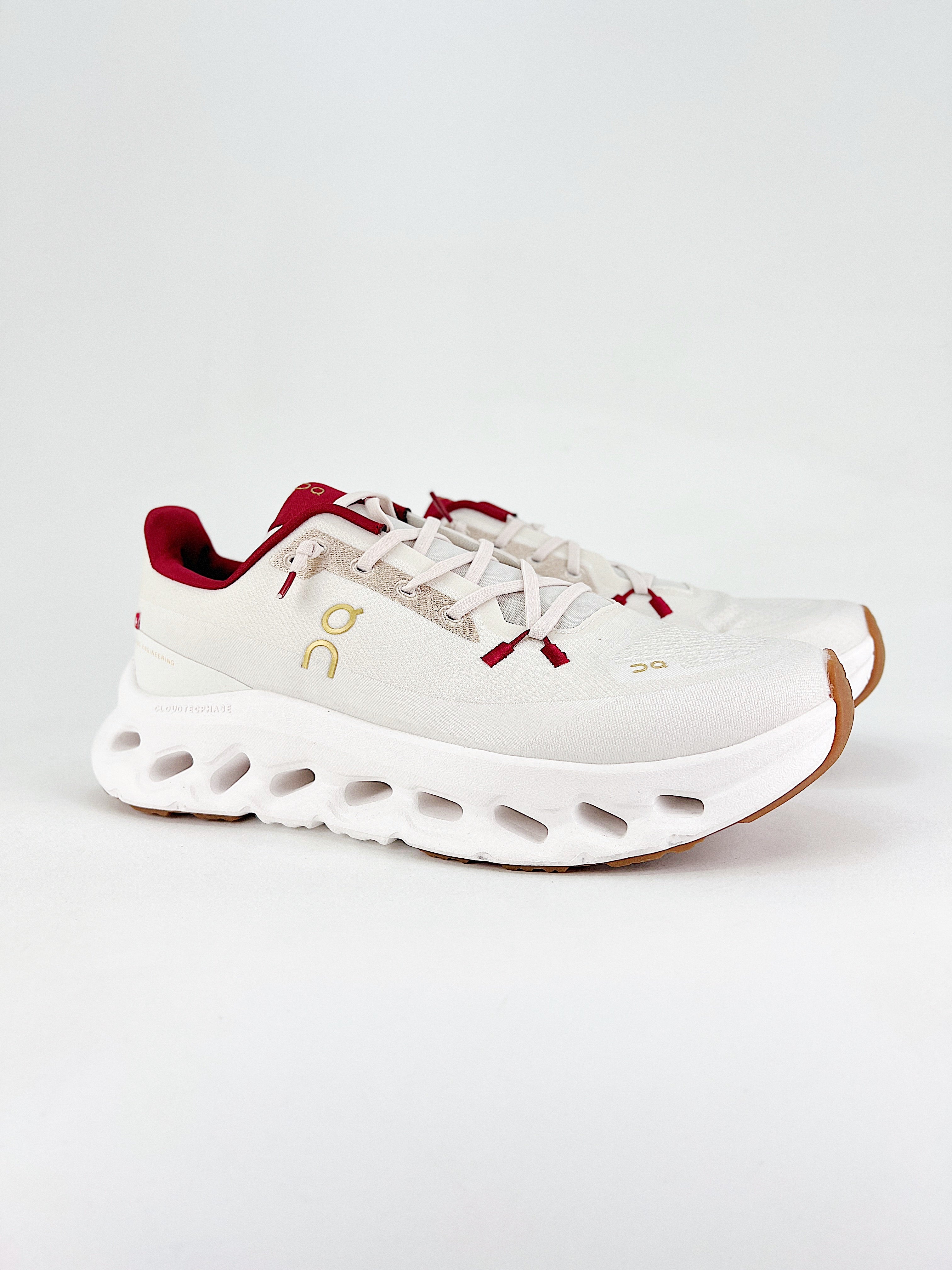 On Cloud Running Cloudtilt Pearl Ivory