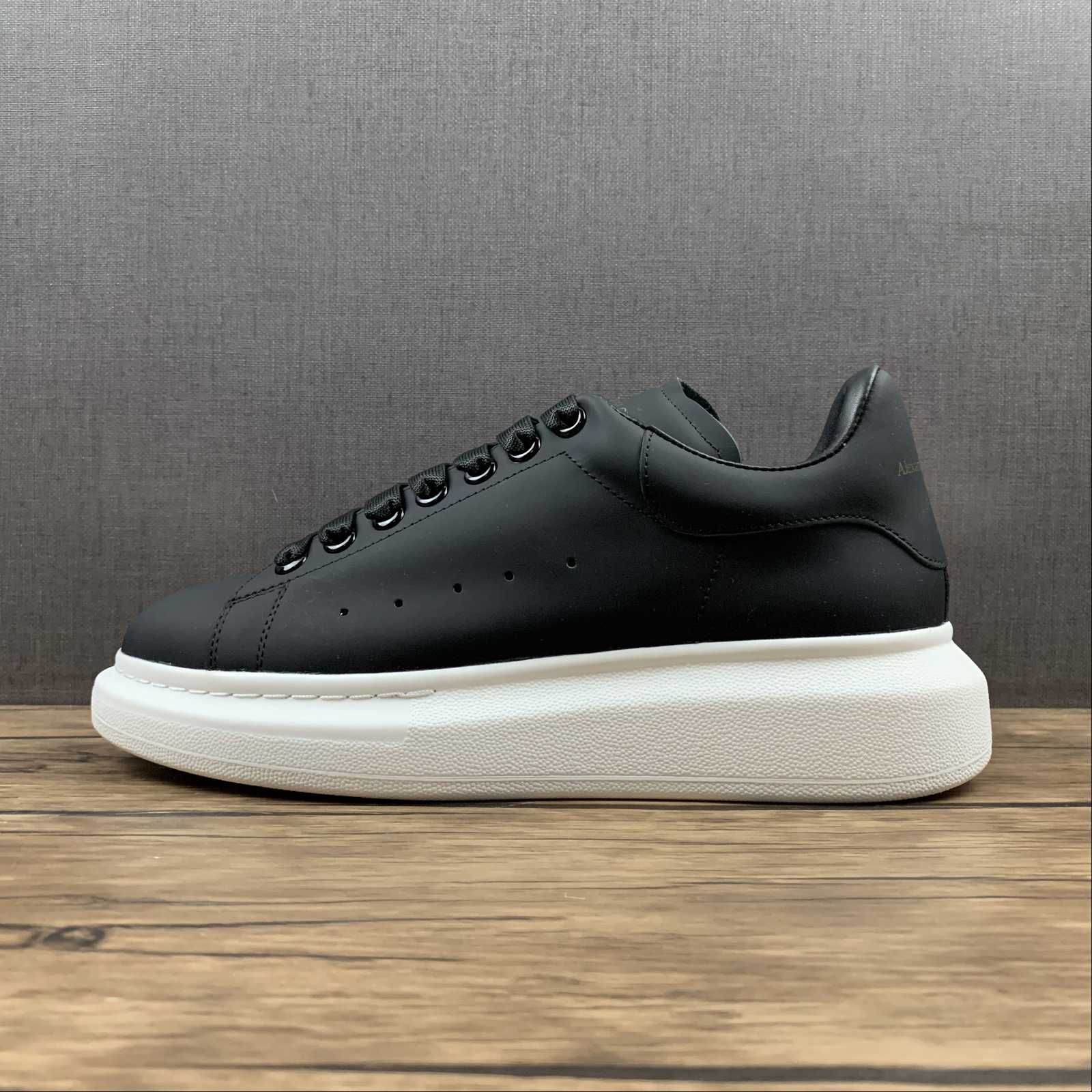 Alexander McQueen sneakers suola oversize Black