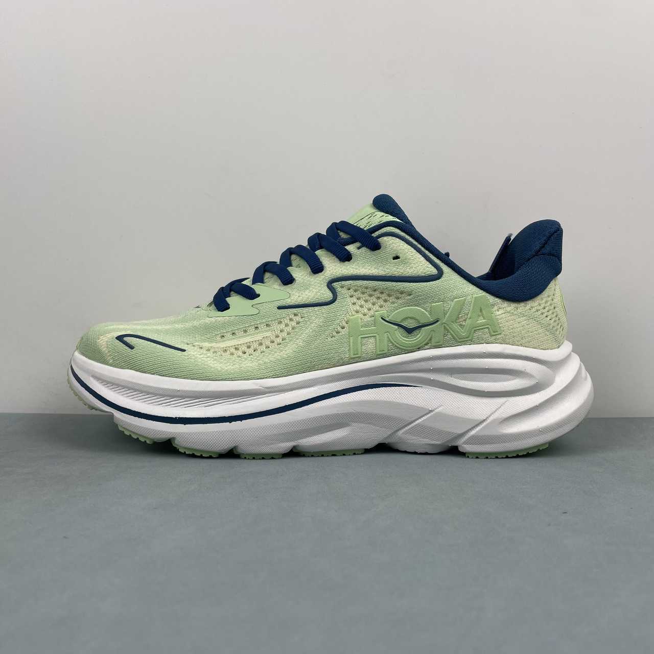 Hoka One Bondi 9 green