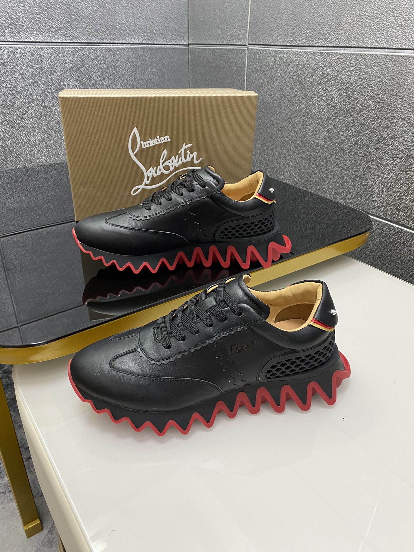 Christian Louboutin Loubishark leather sneakers nero
