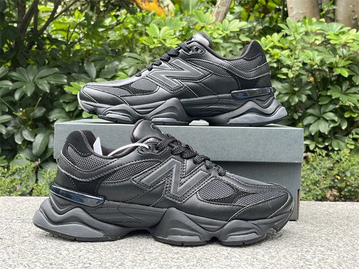 New Balance NB 9060 Triple Black pelle