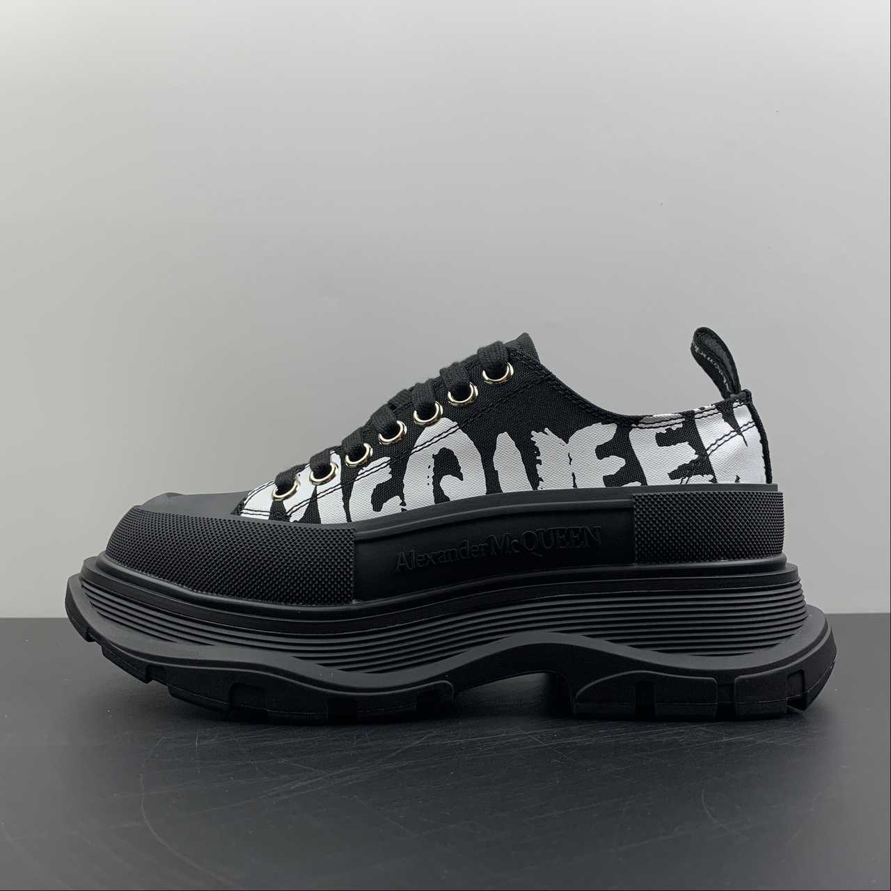 Alexander McQueen Tread Slick sneakers nera