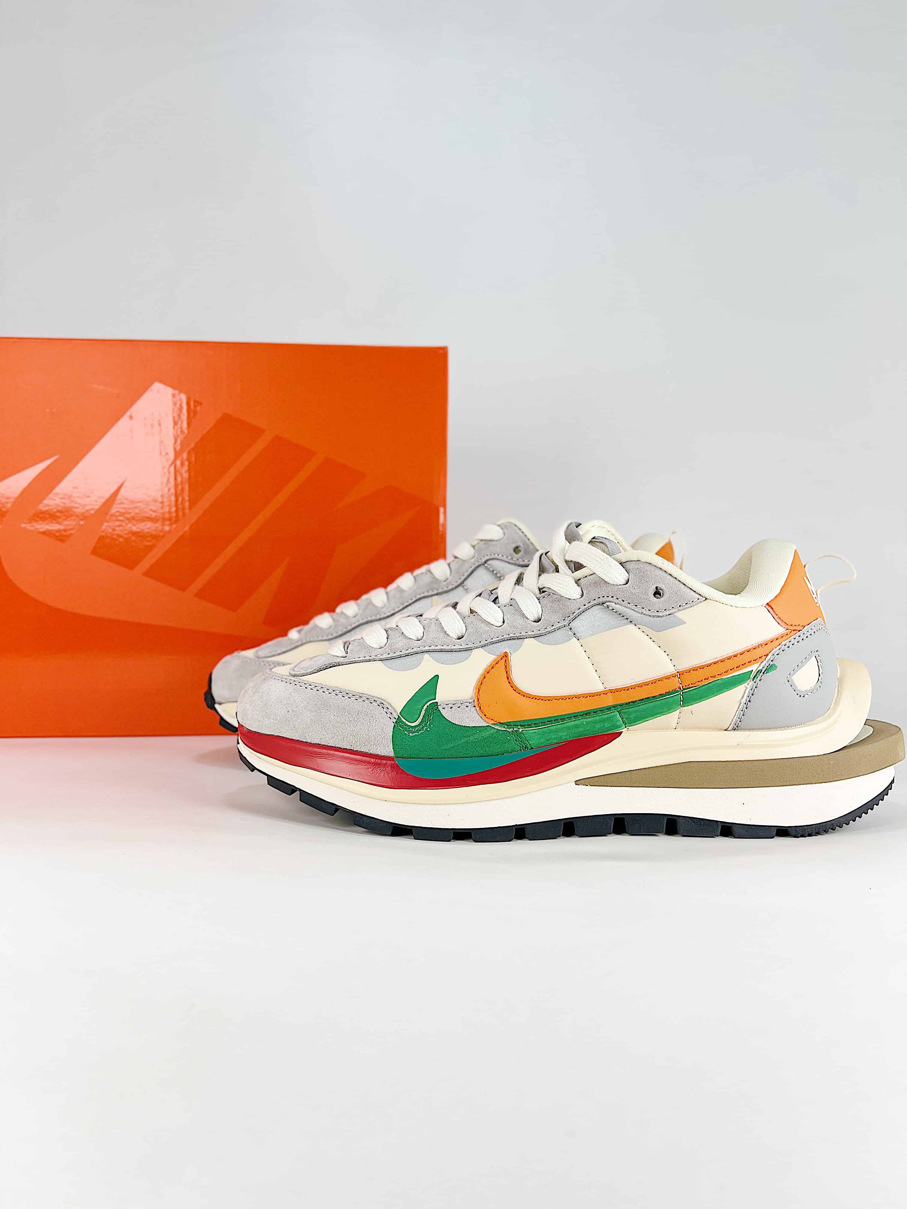 Nike x Sacai 3.0 Vaporwaffle "Art Colorful"