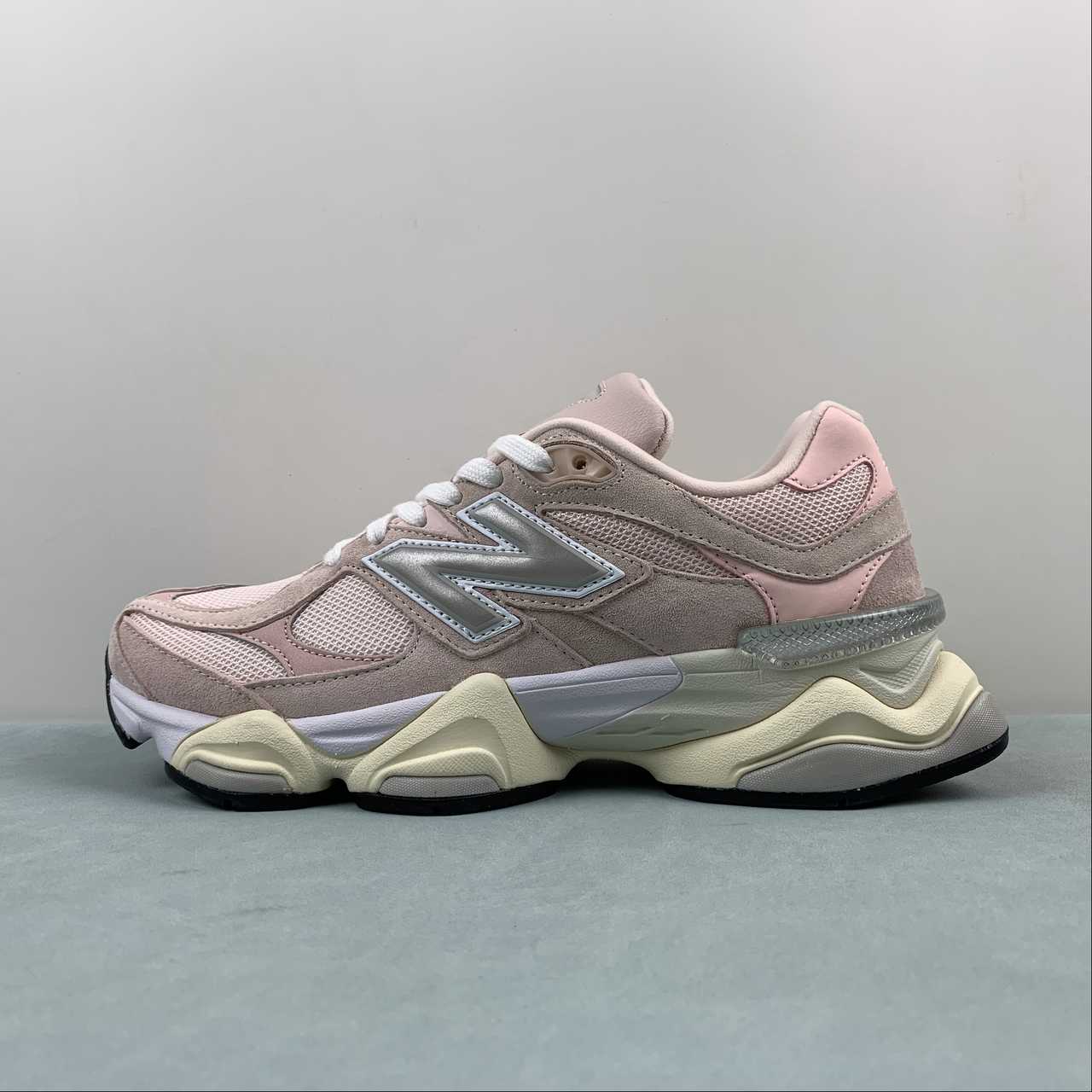 New Balance 9060 NB Crystal Pink