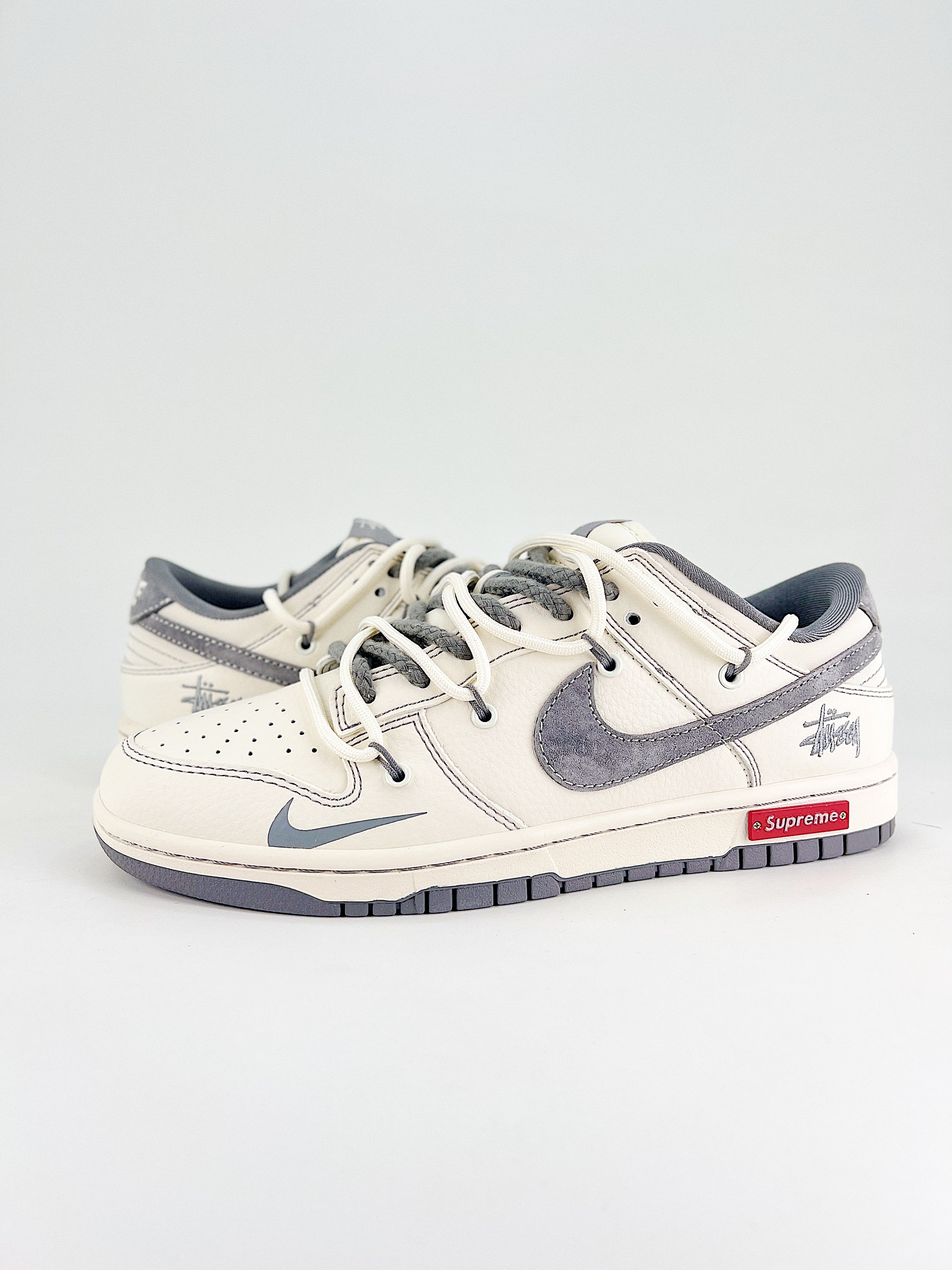 Nike New Dunk SB Supreme bianco grigio