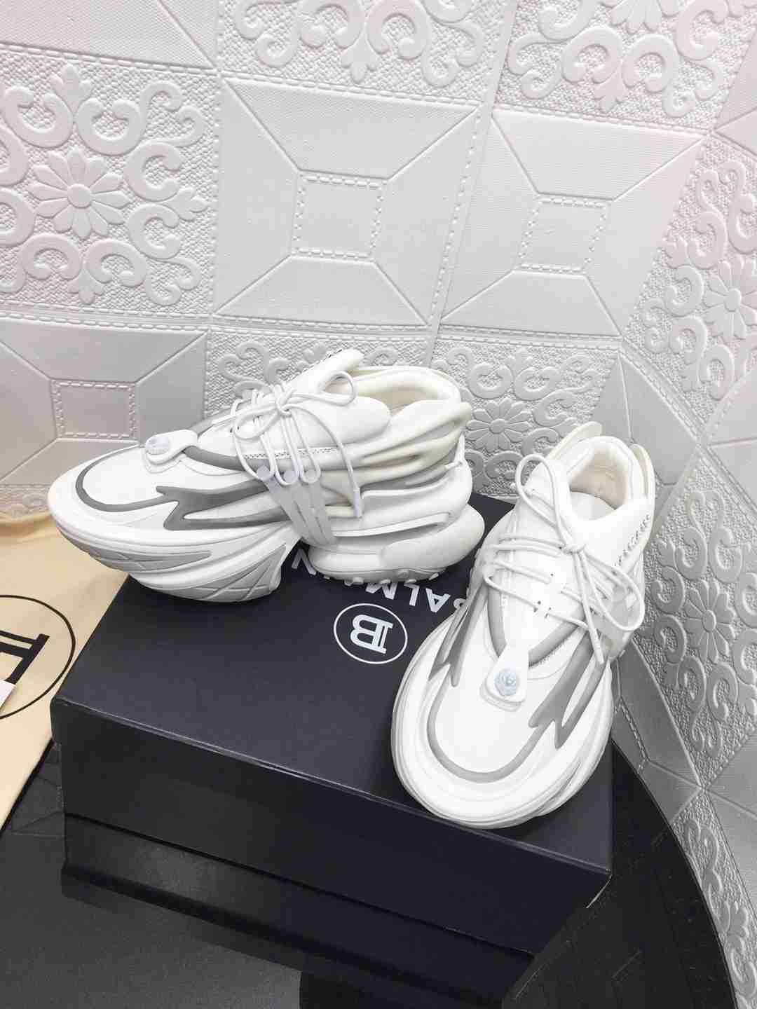 Balmain Unicorn bianco