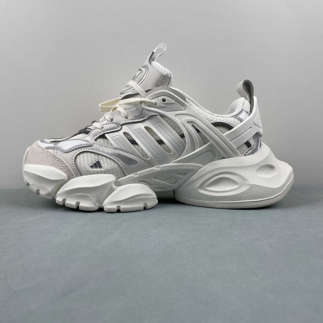 Adidas XLG Runner Deluxe sneakers white silver metallic