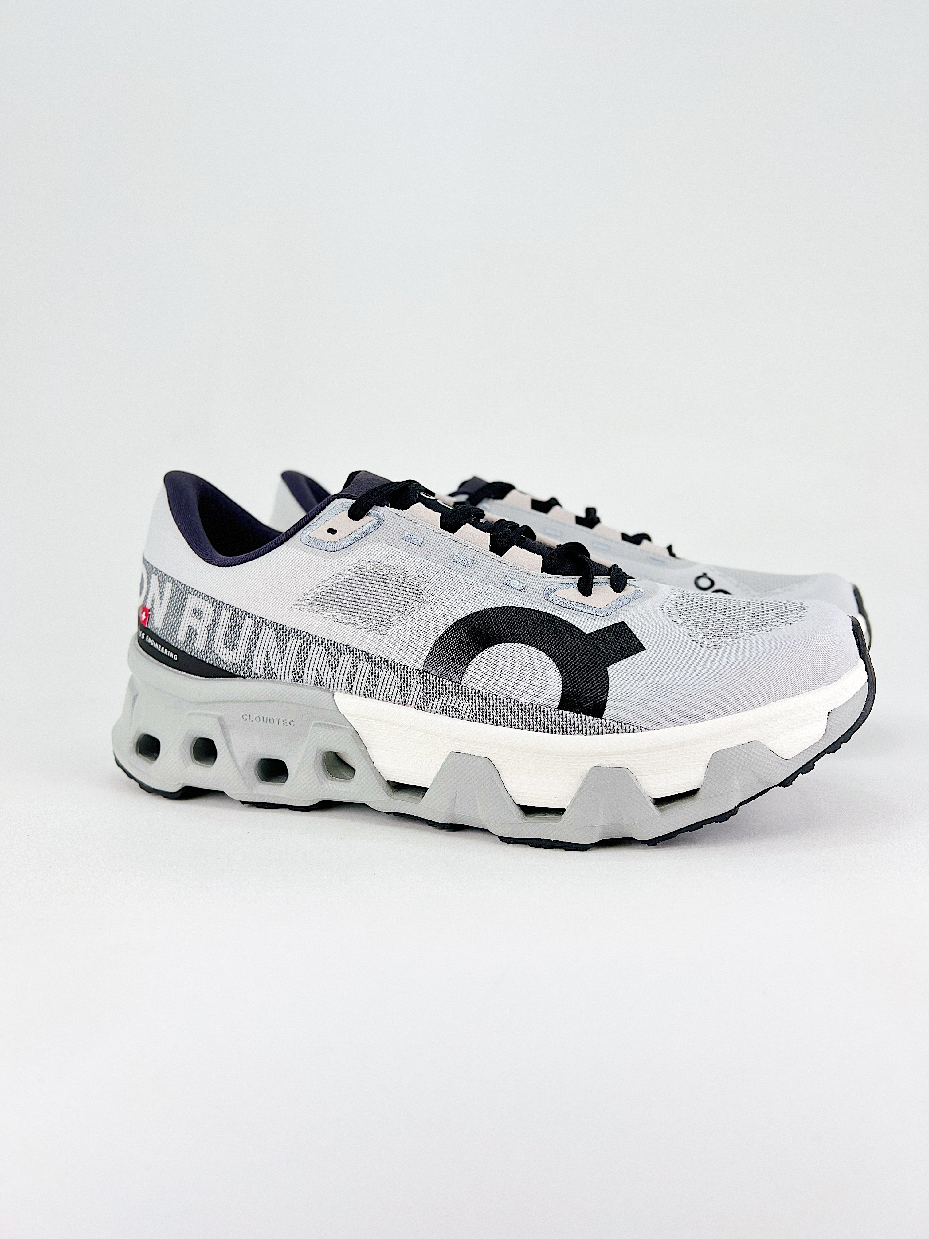 On Cloud Running Cloudmonster Hyper Glacier Ivory
