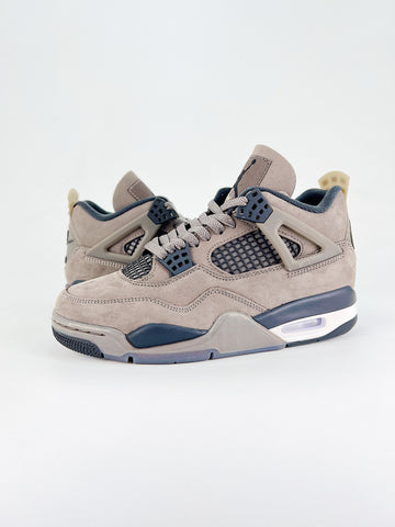 Nike Air Jordan 4 Retro Cave Stone (non presente in Italia)