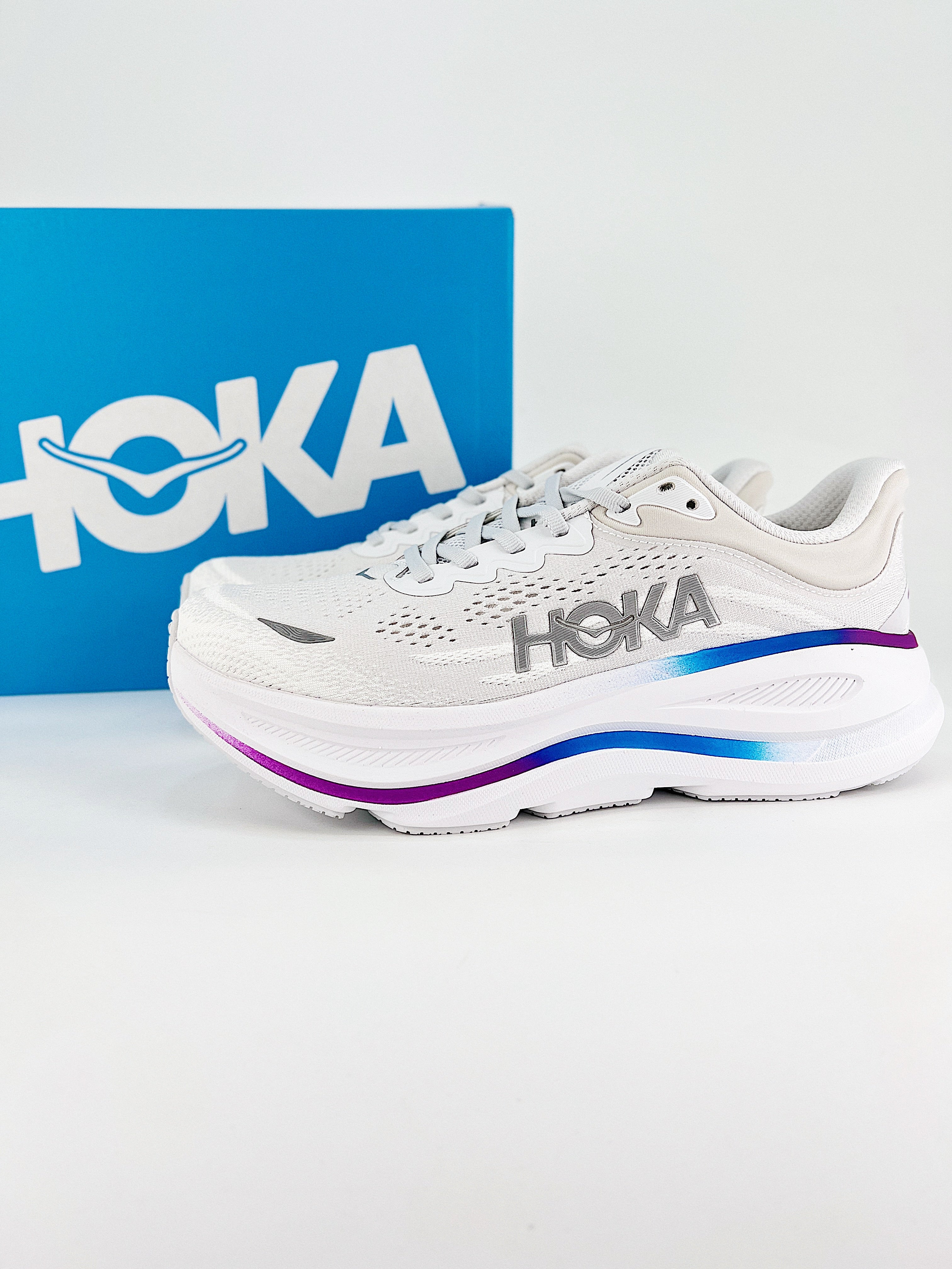 Hoka One Bondi 9 bianco color