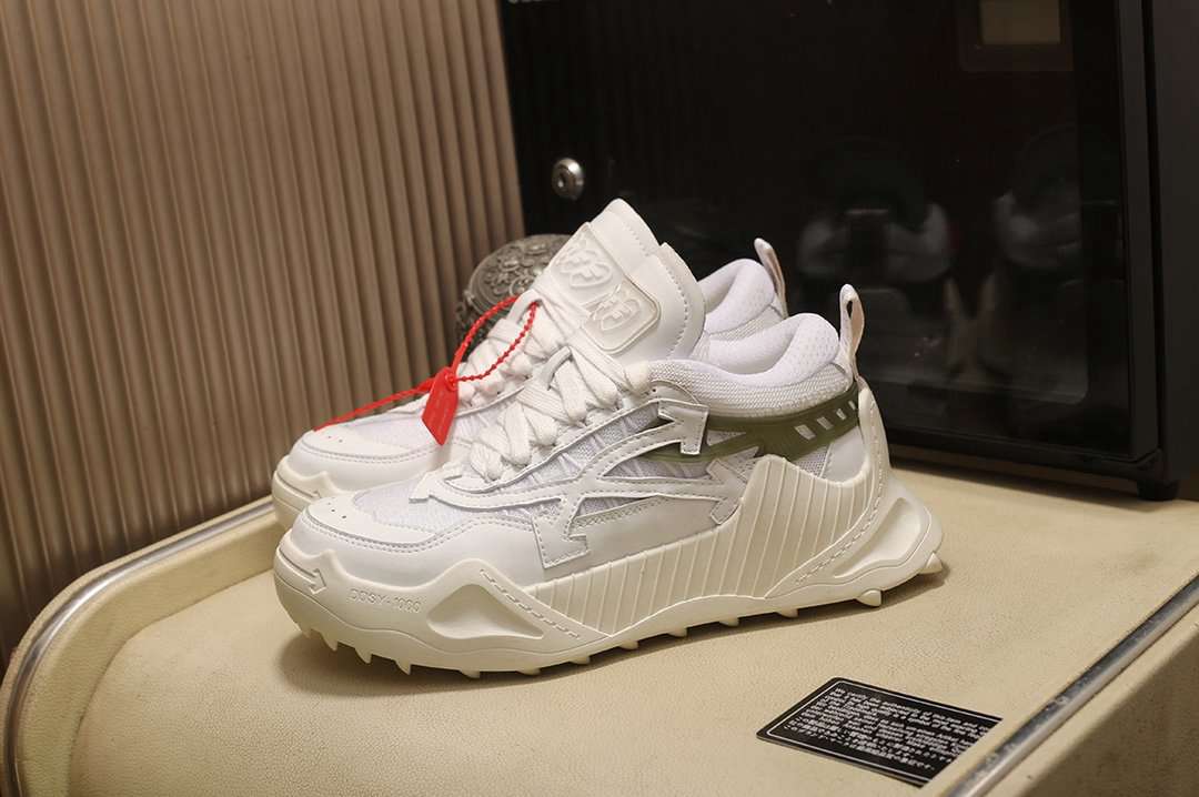 Off-White sneakers in pelle colore bianco con inserto verde