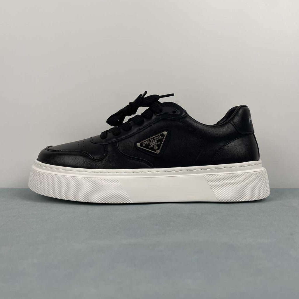 Prada sneakers in pelle con platform nero