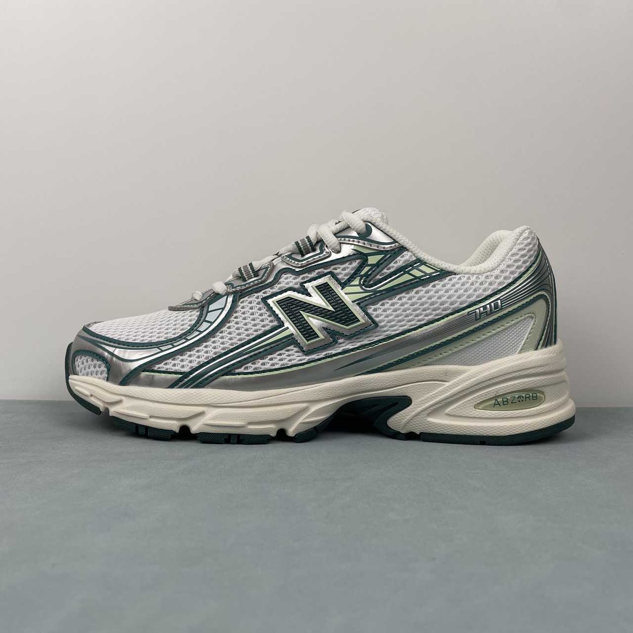 New Balance NB 740 White Marsh Green