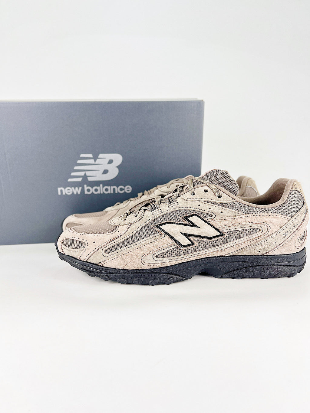 New Balance 204 L Thunder Brown Black Shadow Red