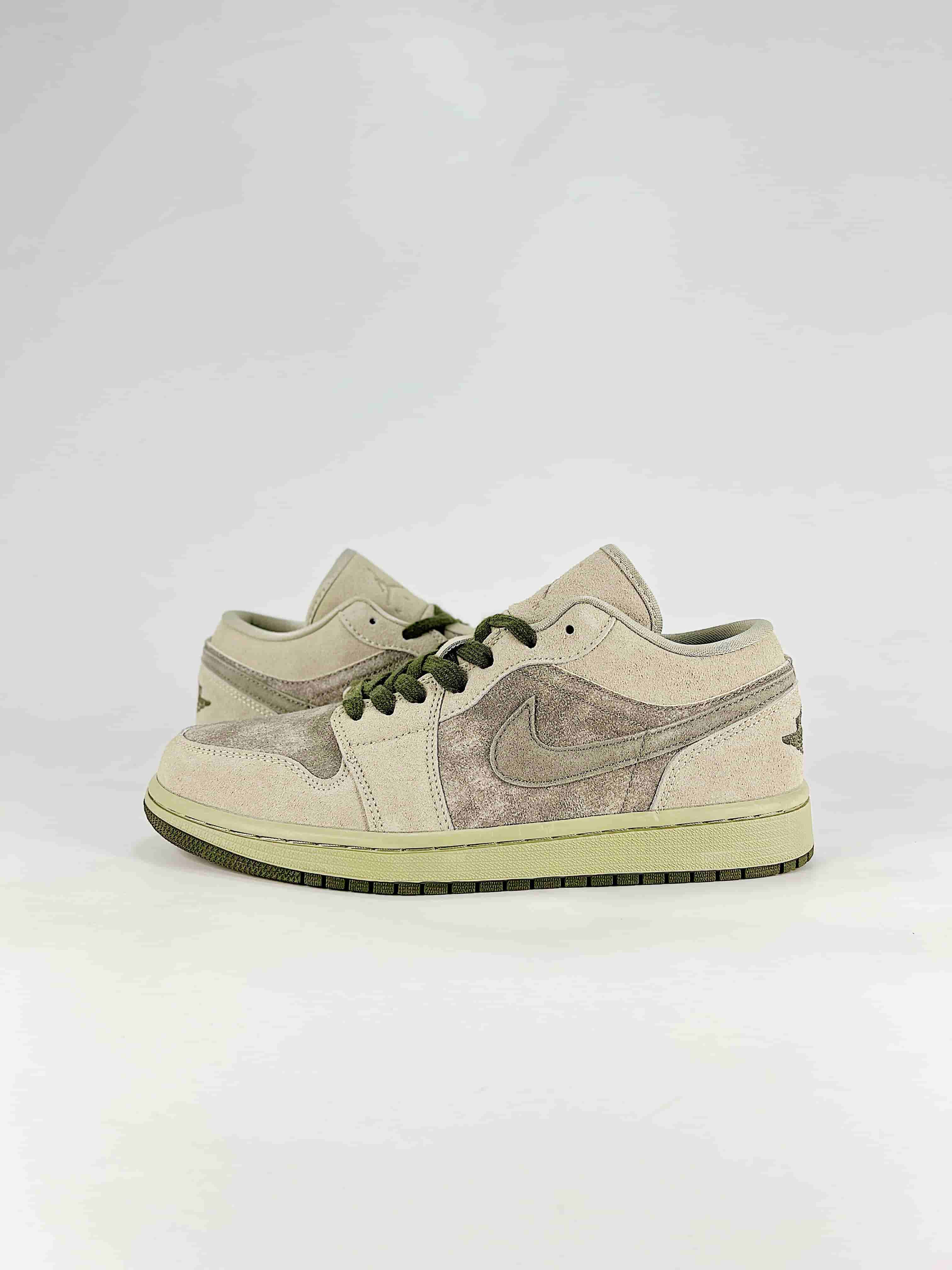 Air Jordan 1 low Spruce Fog Jade Stone