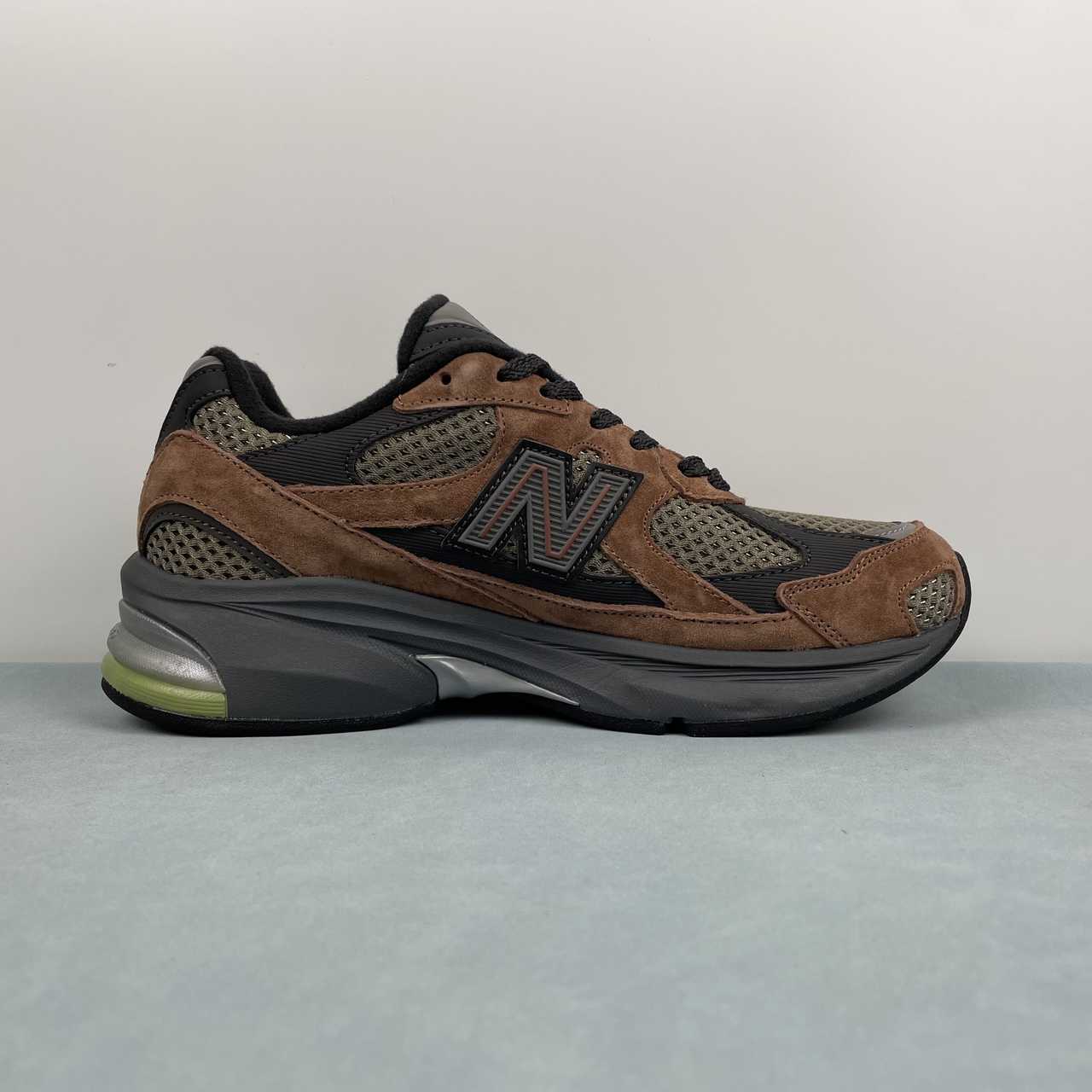 New Balance 2010 Taupe Brown