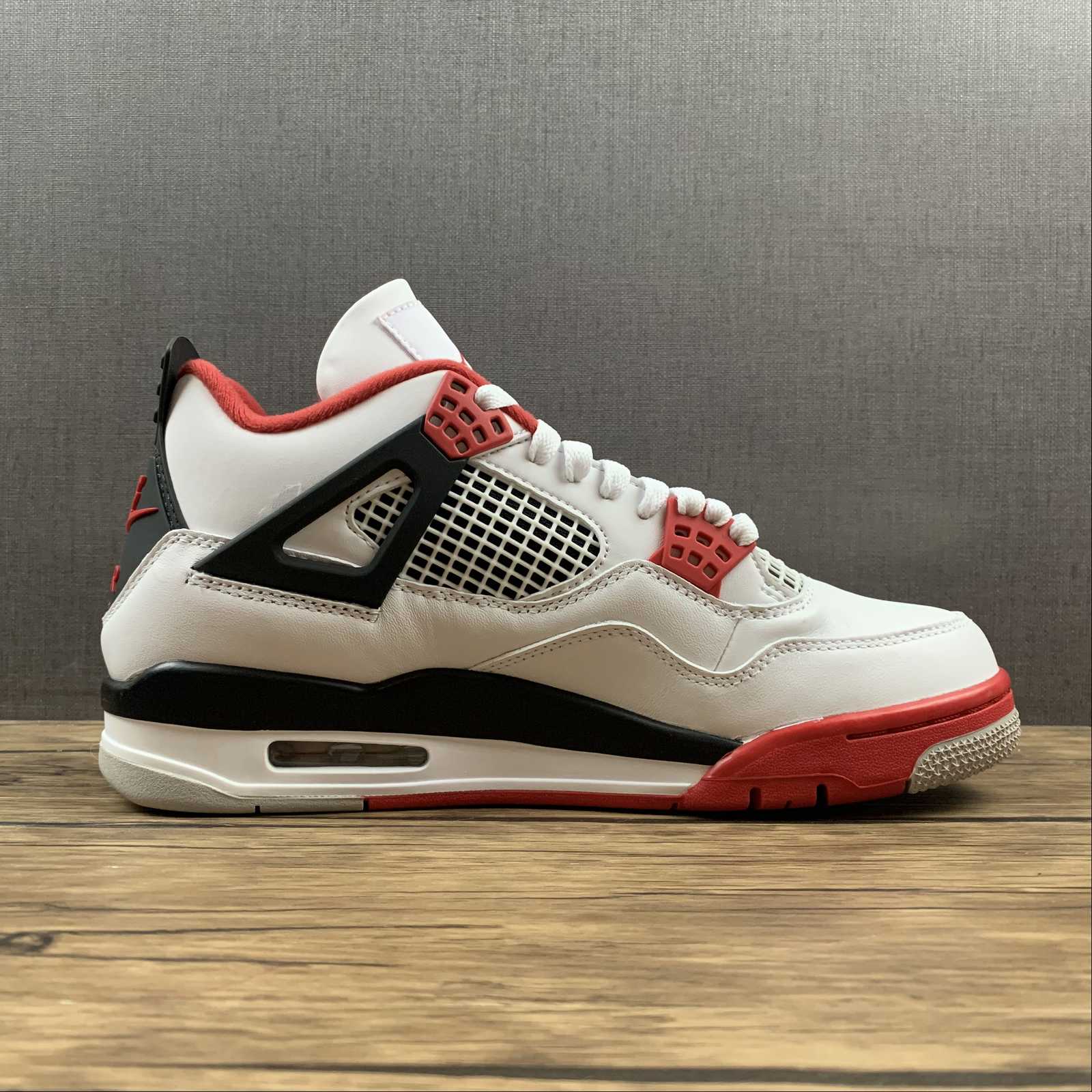 Nike Air Jordan 4 Retro Fire Red