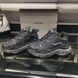 Balenciaga Sneakers Triple S nero fondo trasparente