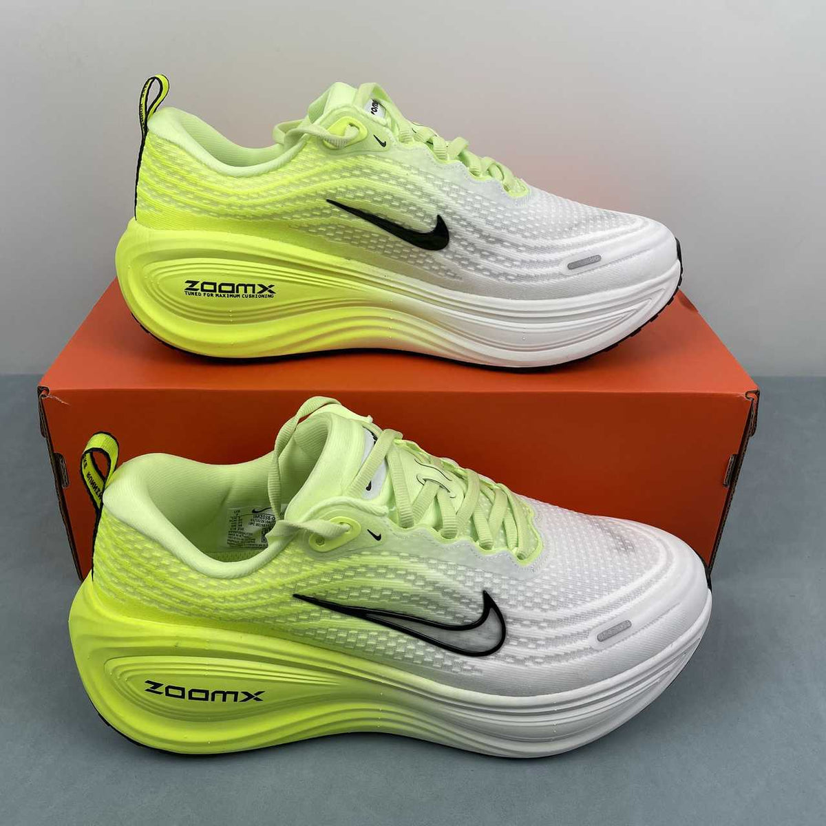 Nike Vomero Plus Running Shoes White Fluorescent Green – Daily Trainer Ammortizzato