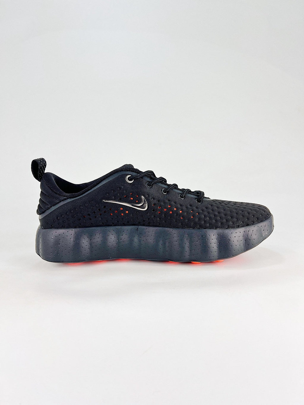 Nike Mind 002 Black Hyper Crimson - VIBES MILANO