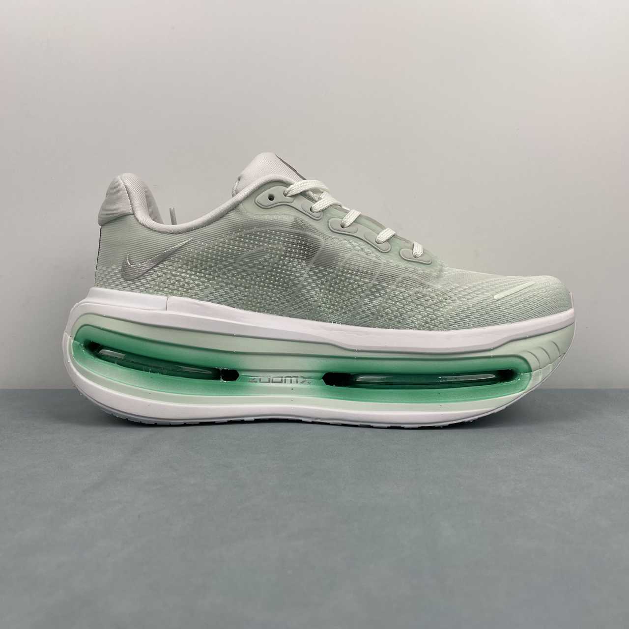 Nike Vomero Premium green vert - VIBES MILANO