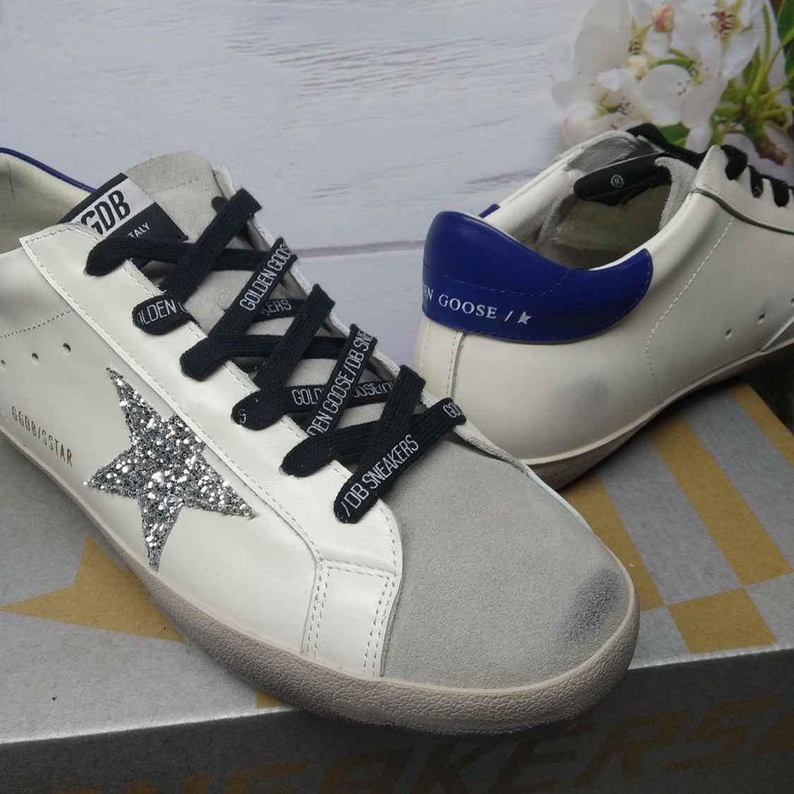 Golden Goose Superstar bianco inserti blu