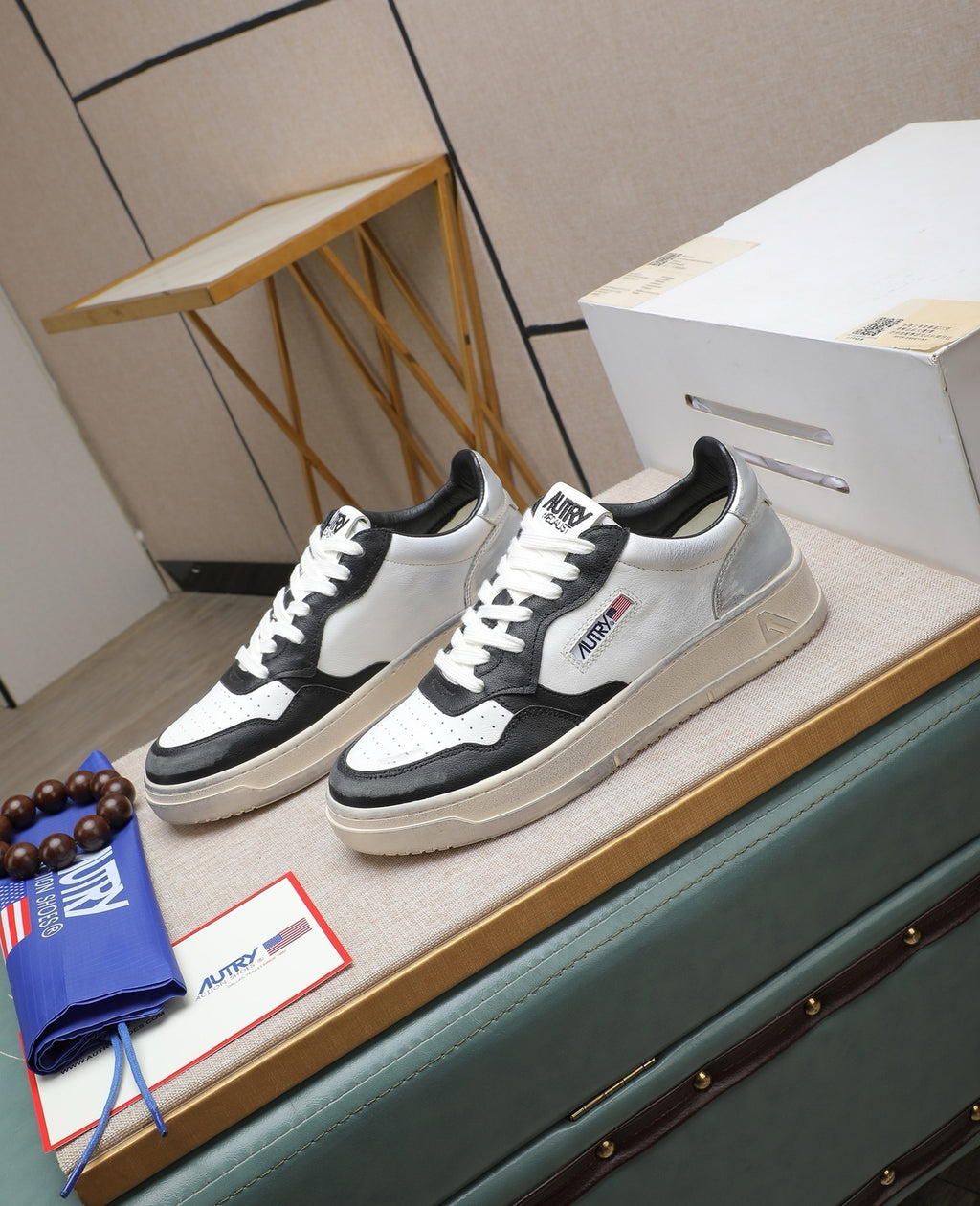 Autry Medalist Low sneakers bianco nero bianco argento - VIBES MILANO