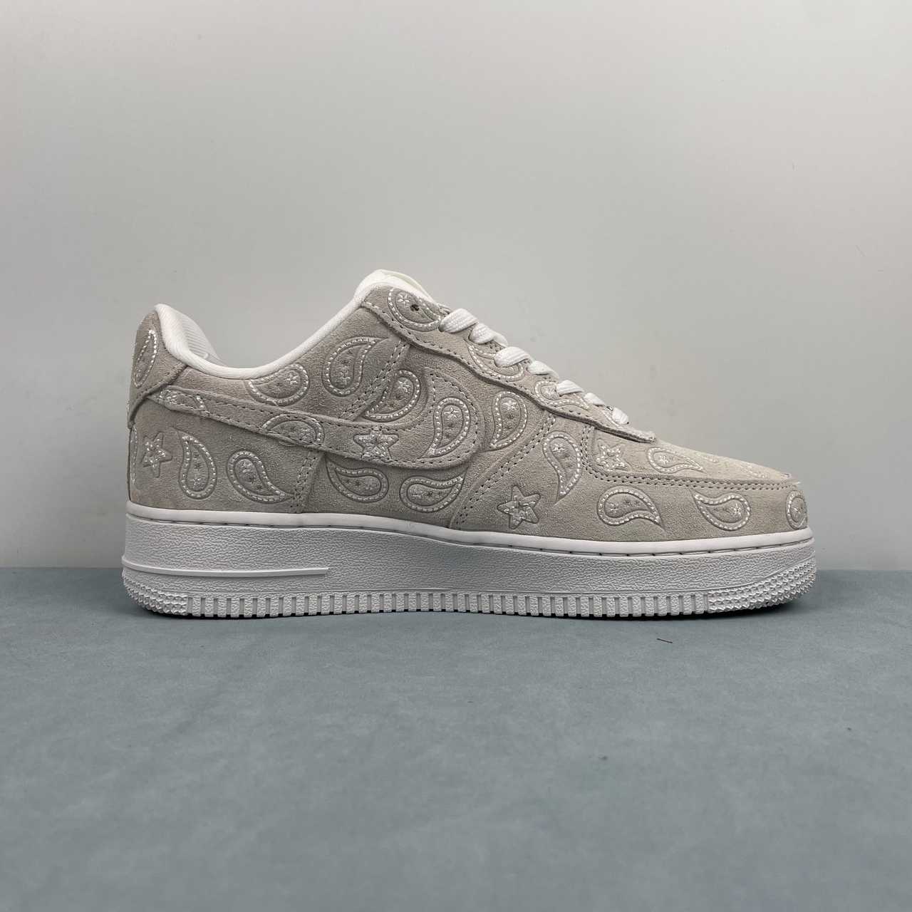 Nike Air Force 1 '07 LV8 "Paisley"