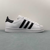 Adidas Originals Superstar bianco mod. EG4958 (non disponibile in Italia)