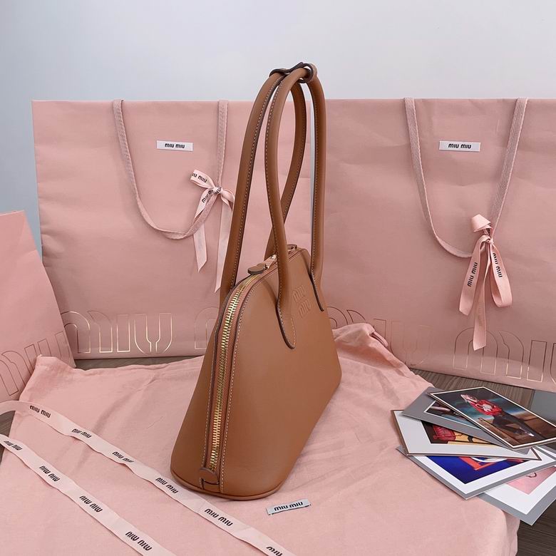 Miu Miu Shell Bag in pelle