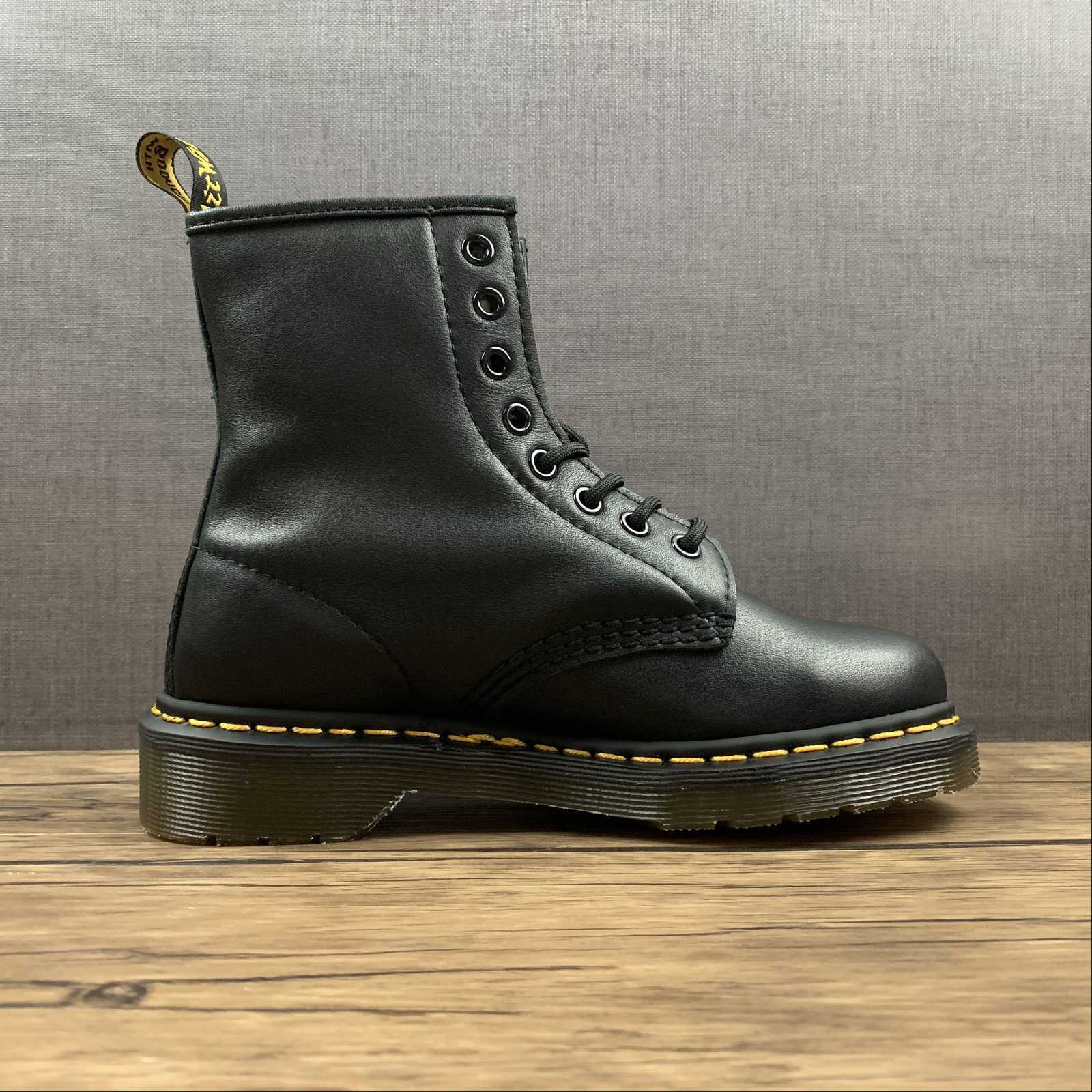 DR. MARTENS stivaletto anfibio nero stringato Pascal 1460 nappa 11822002