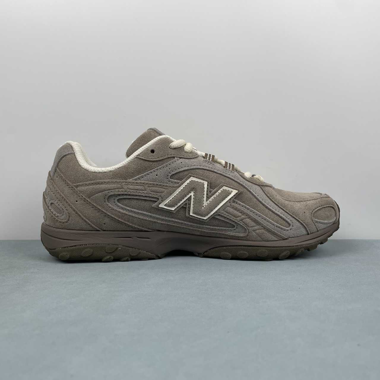 New Balance 204 L Mushroom & Arid Stone