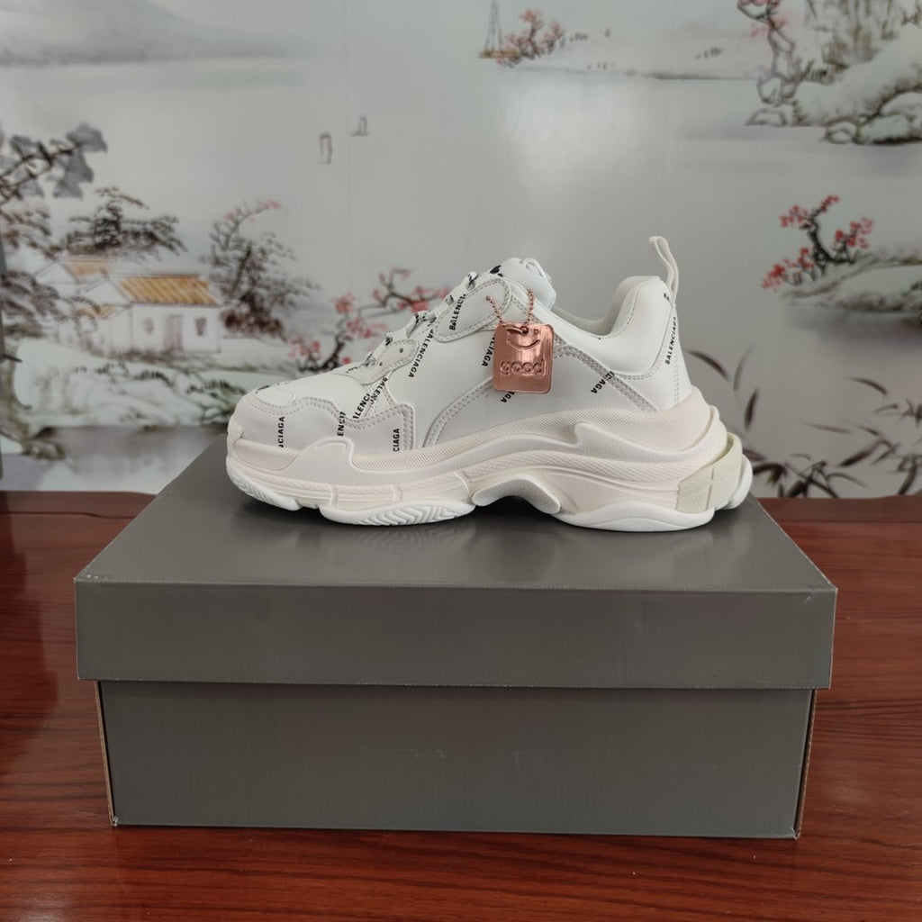 Balenciaga Sneakers Triple S all over logo bianco - VIBES MILANO
