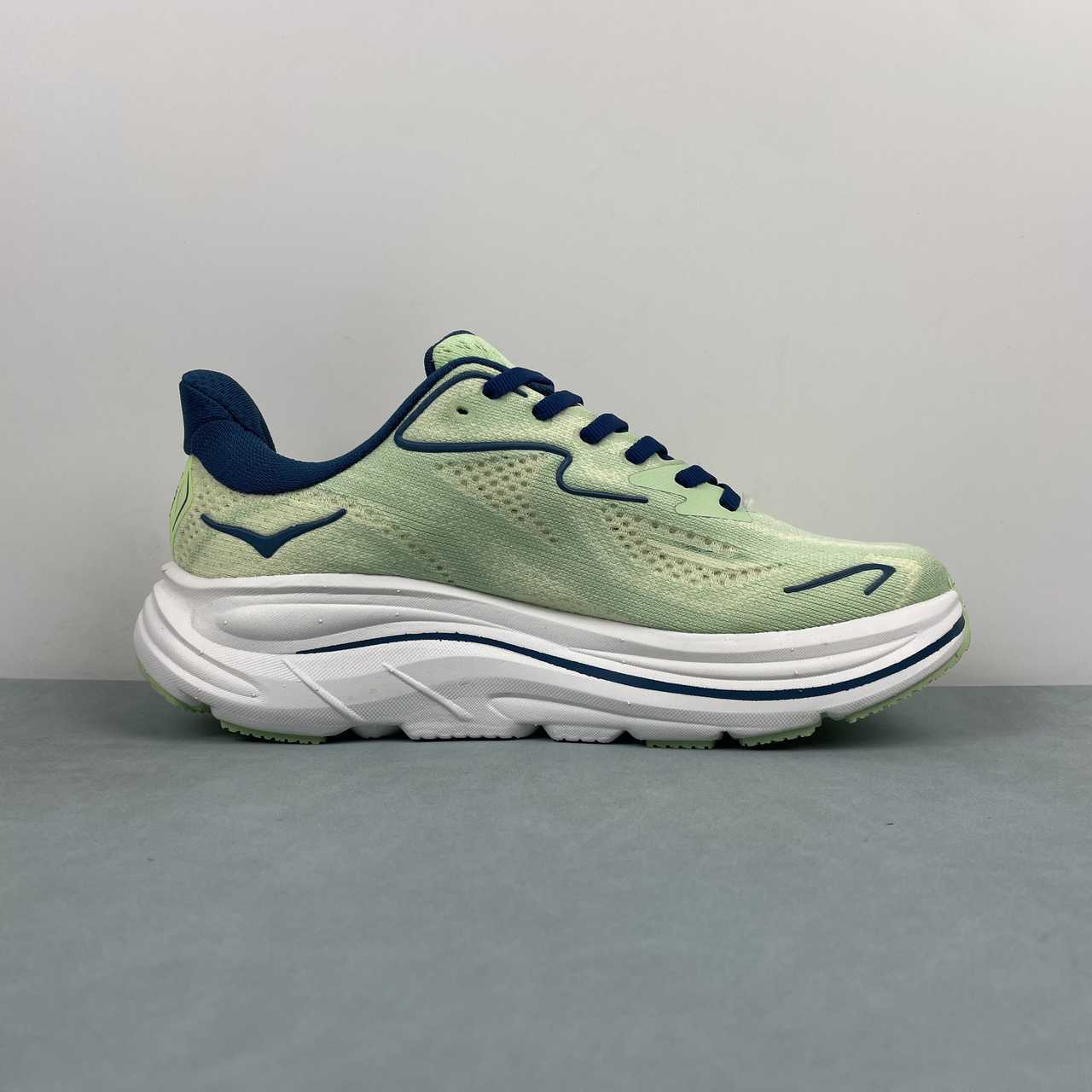 Hoka One Bondi 9 green