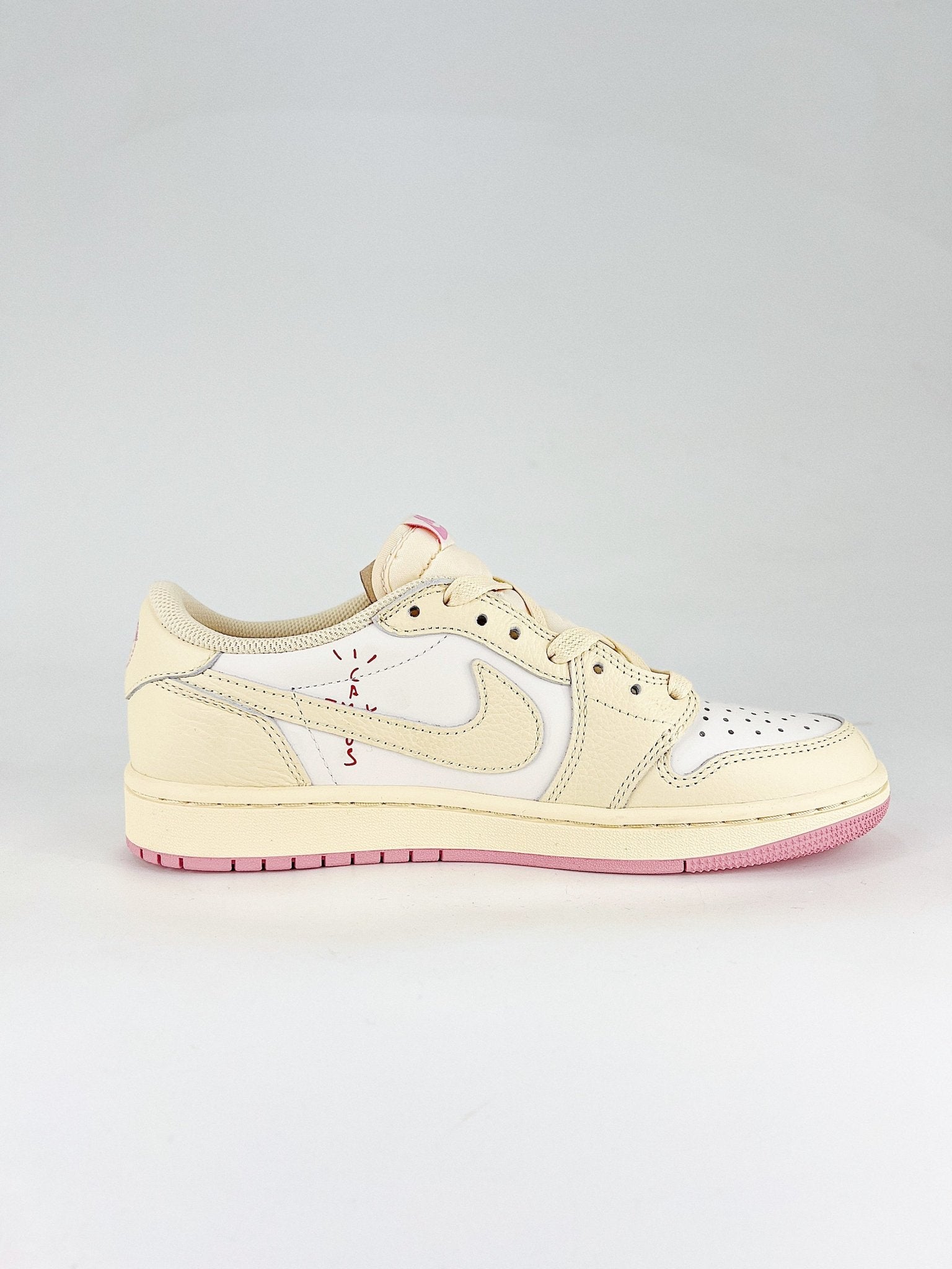Travis Scott x Air Jordan 1 Low OG Shy Pink - VIBES MILANO