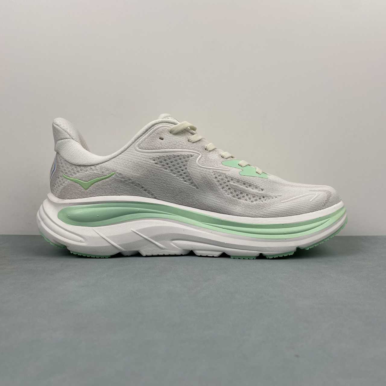 Hoka One Bondi 9 green