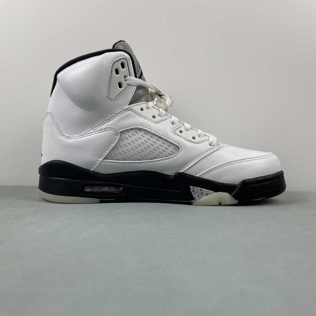 Nike Air Jordan 5 Retro White & Black Reverse Metallic - VIBES MILANO