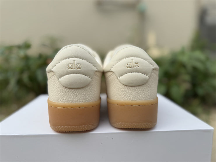 ALO Yoga Recovery Mode Cream Gum | Sneakers Premium Lifestyle