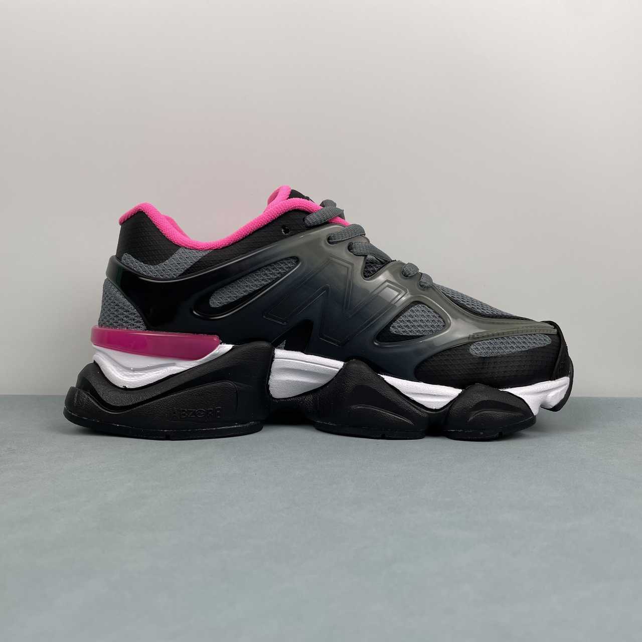 New Balance NB 9060 Black/Fuchsia U9060CKY (solo mercato asiatico)