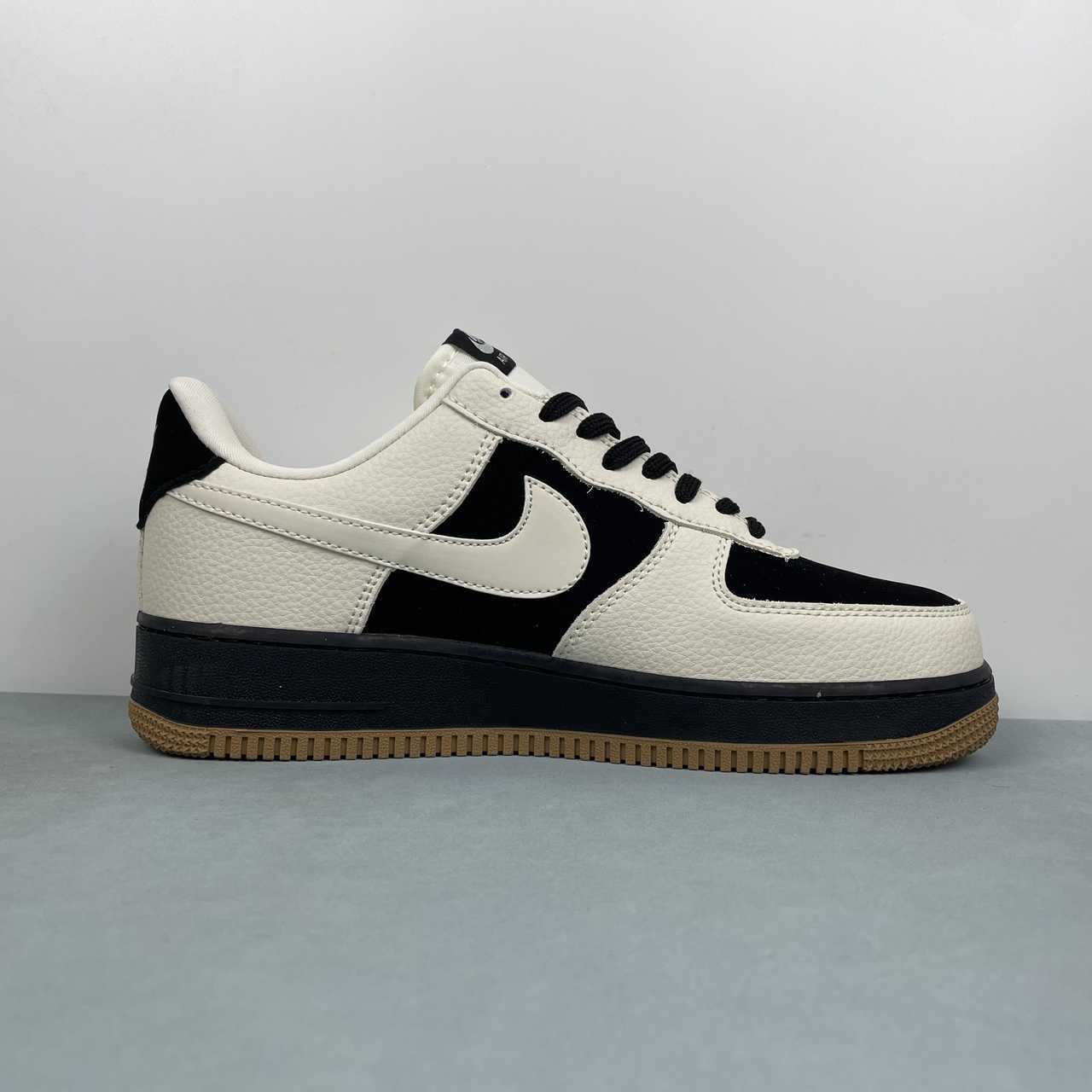 Nike Air Force 1 ’07 Low x Stussy Black & White