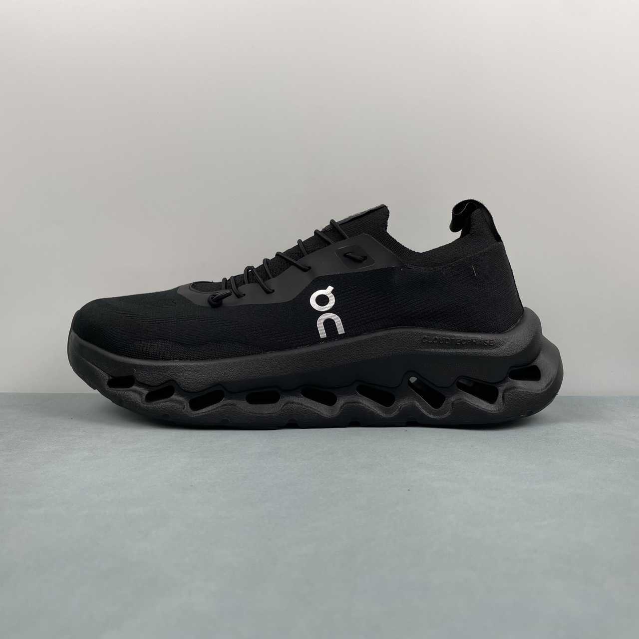 LOEWE + ON Cloudtilt stretch recycled-knit sneakers nero