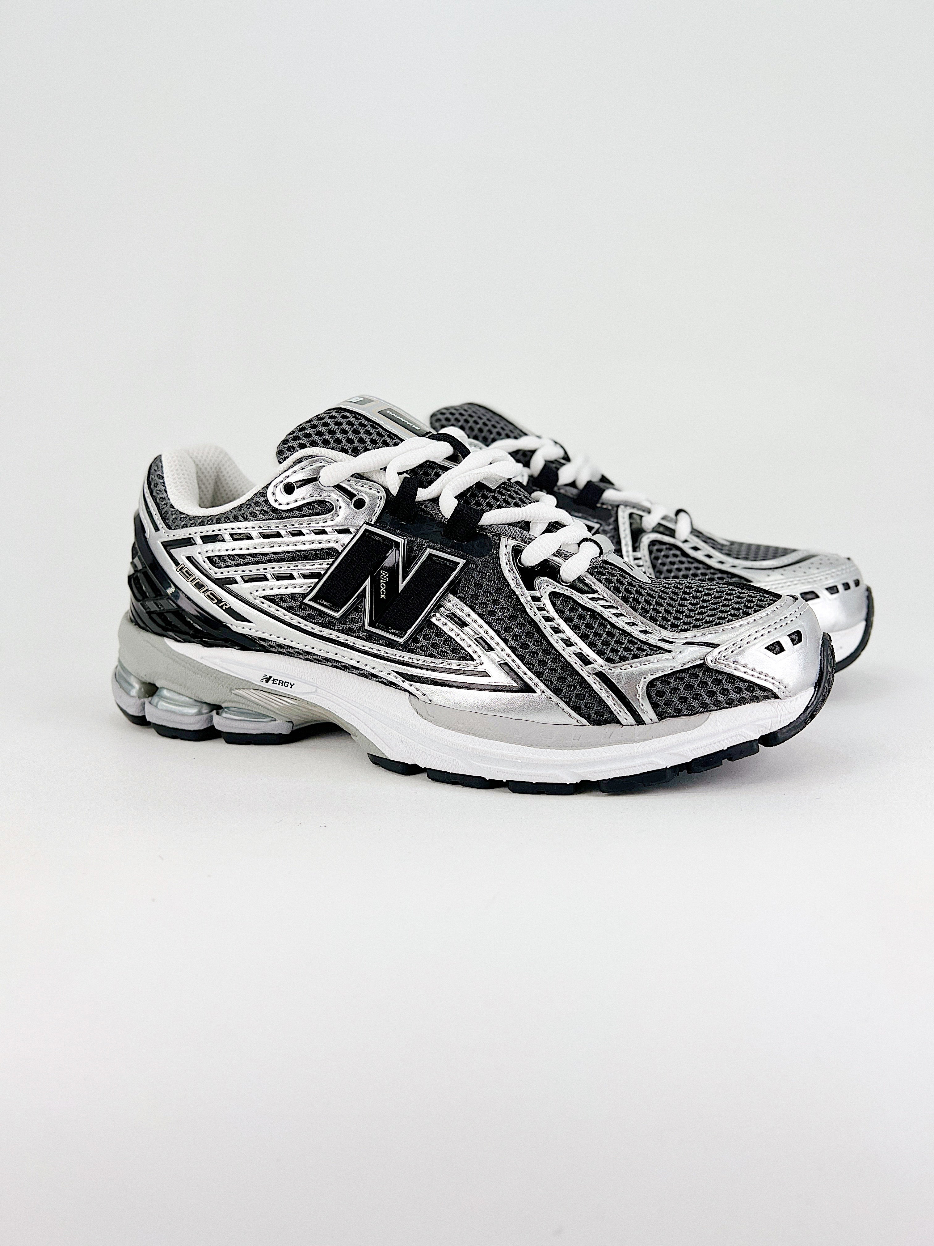 New Balance NB M1906R Silver Metallic Black