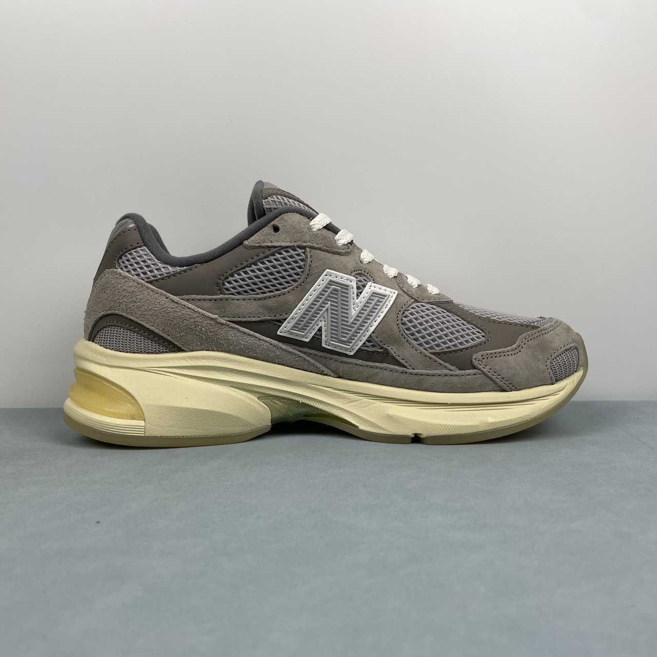 New Balance 2010 Grey Day