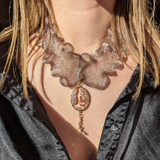 Collana Artigianale in Titanio con Quarzo, Zirconi e Perla Barocca