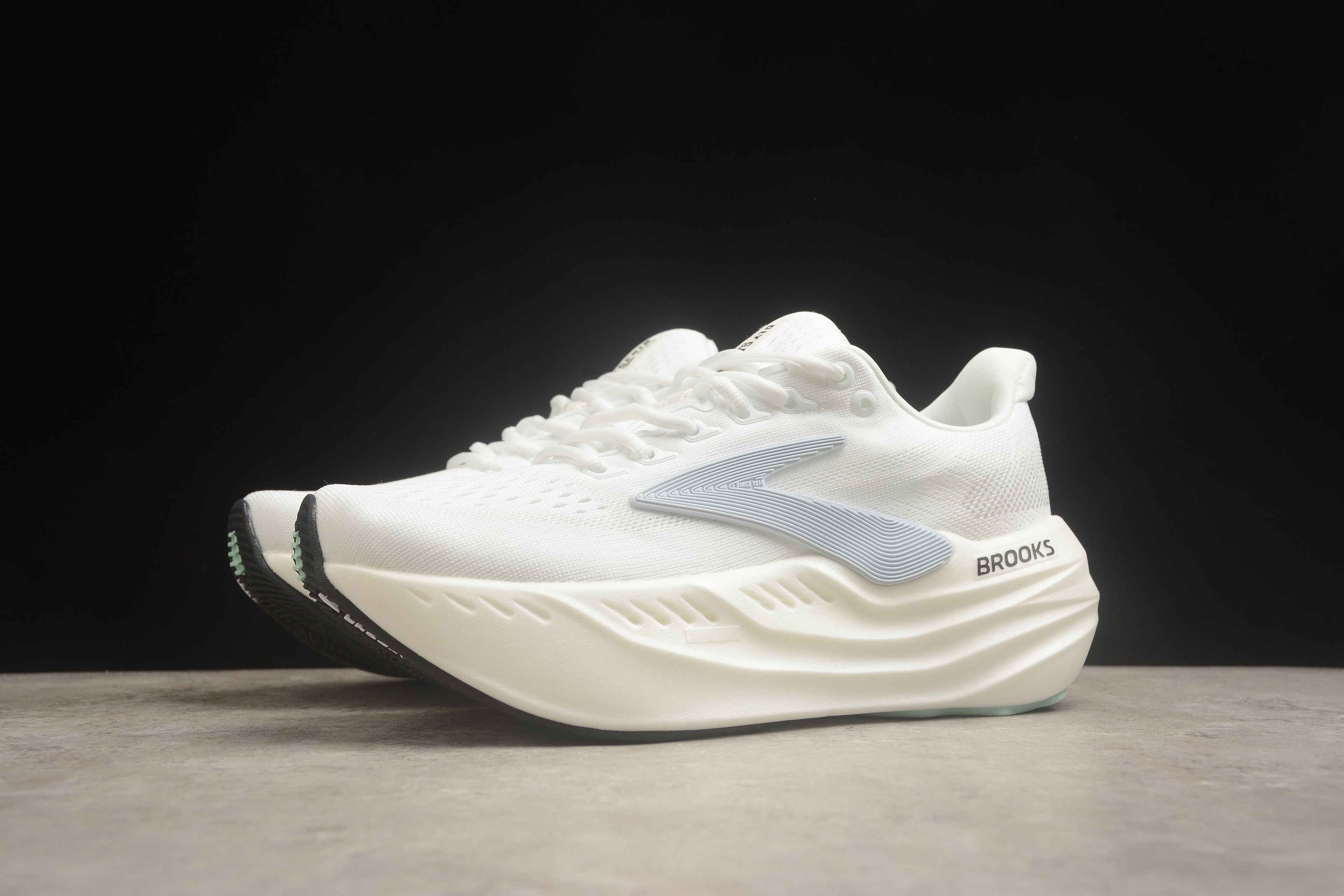 Brooks Glycerin Max bianco